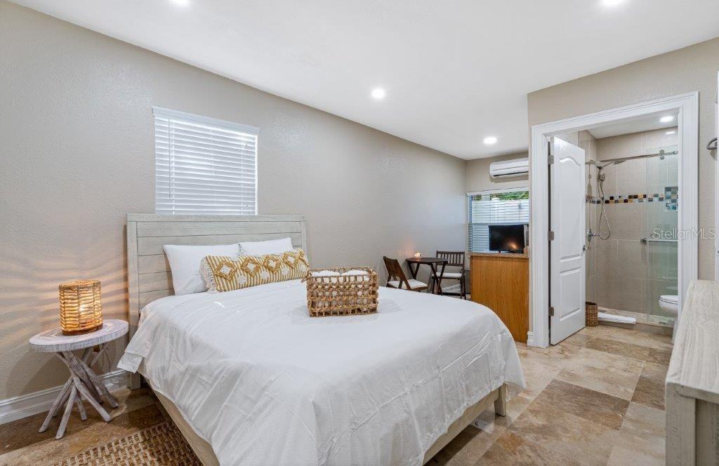 4501 N JAMAICA ST, TAMPA, FL, 33614