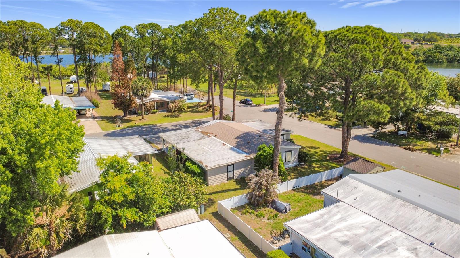 1690 ELKHART CIR, TAVARES, FL, 32778