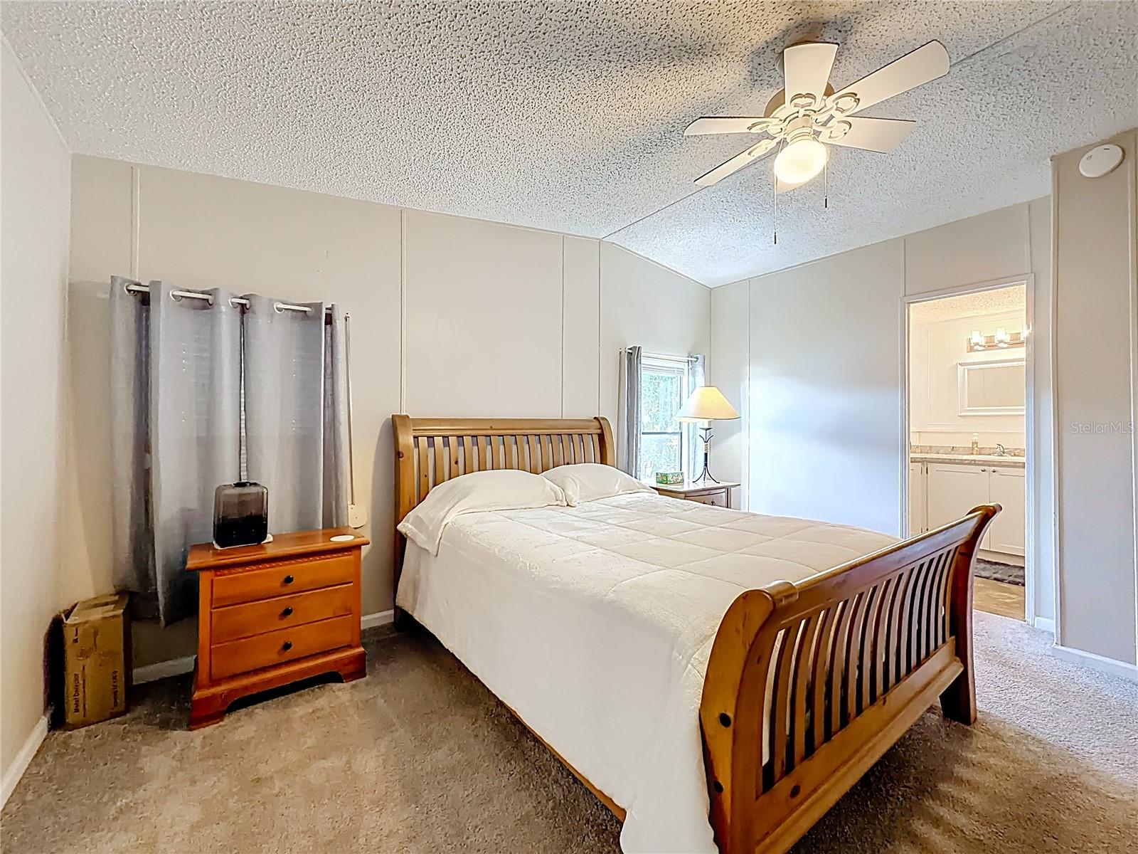 1690 ELKHART CIR, TAVARES, FL, 32778