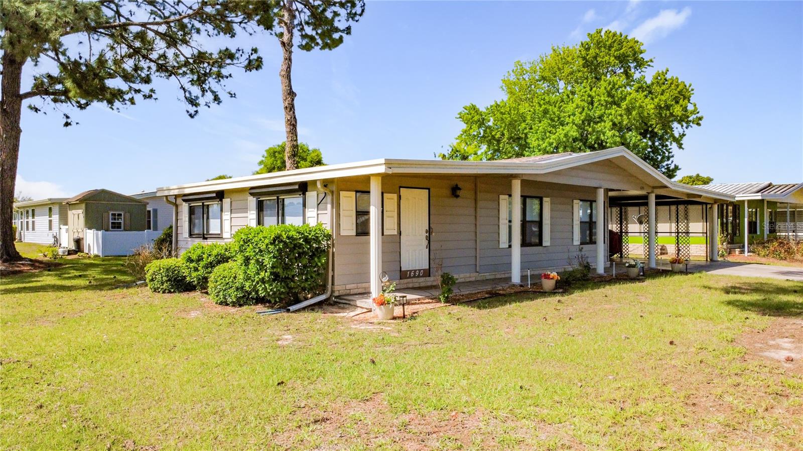 1690 ELKHART CIR, TAVARES, FL, 32778