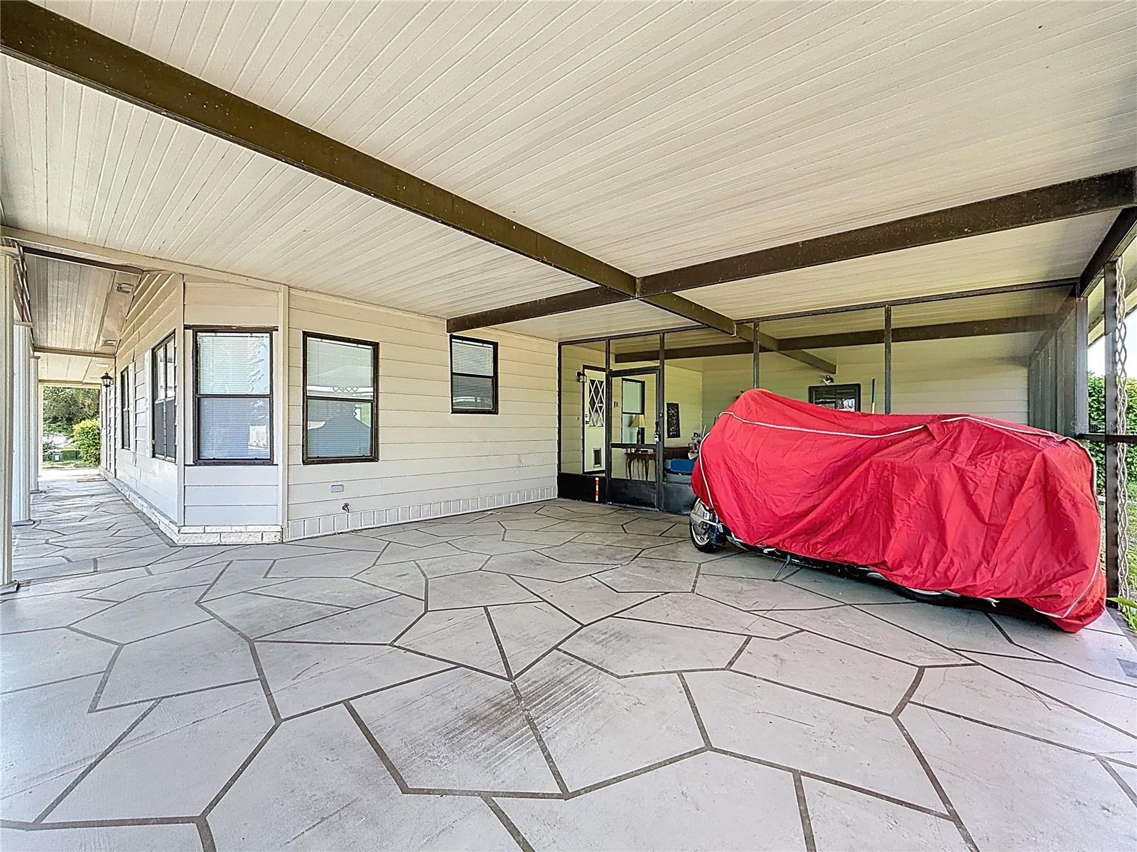 1690 ELKHART CIR, TAVARES, FL, 32778