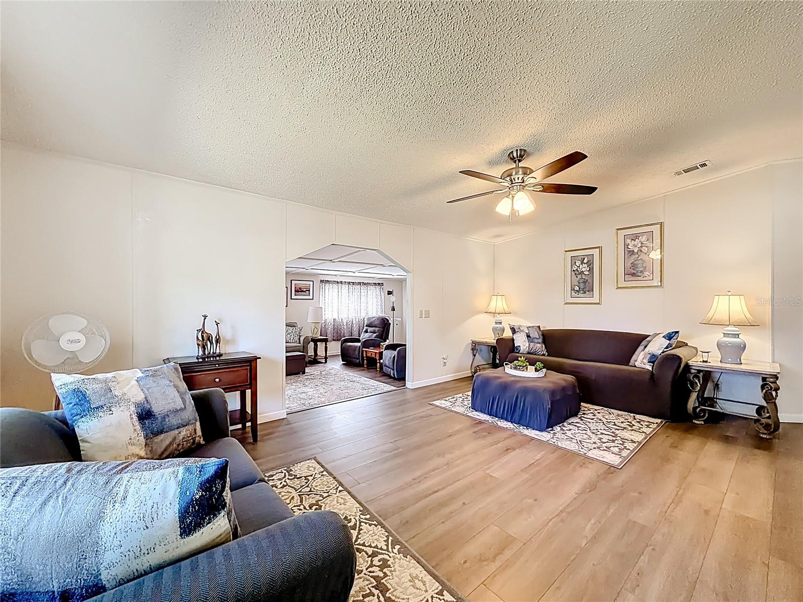 1690 ELKHART CIR, TAVARES, FL, 32778