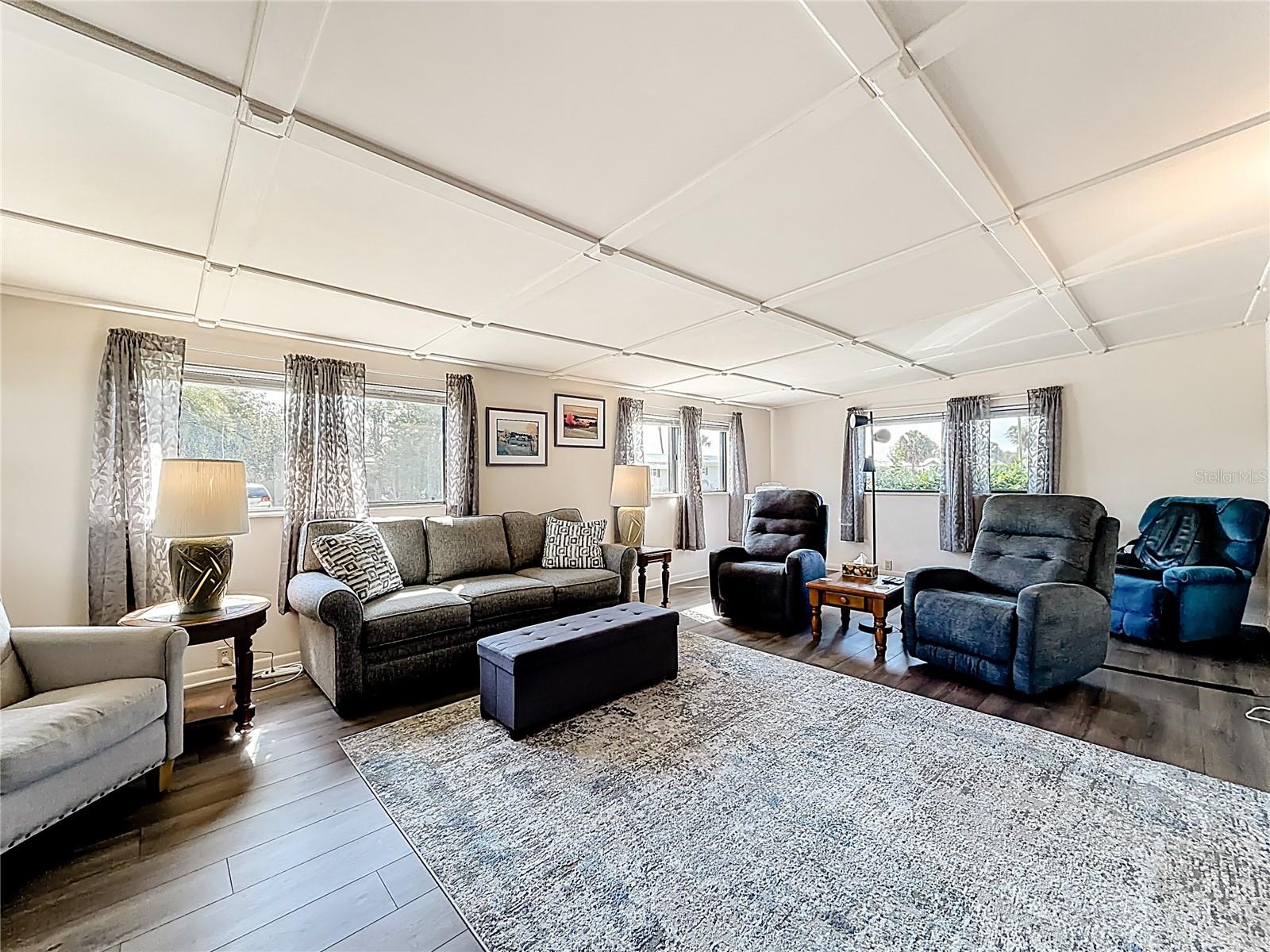 1690 ELKHART CIR, TAVARES, FL, 32778