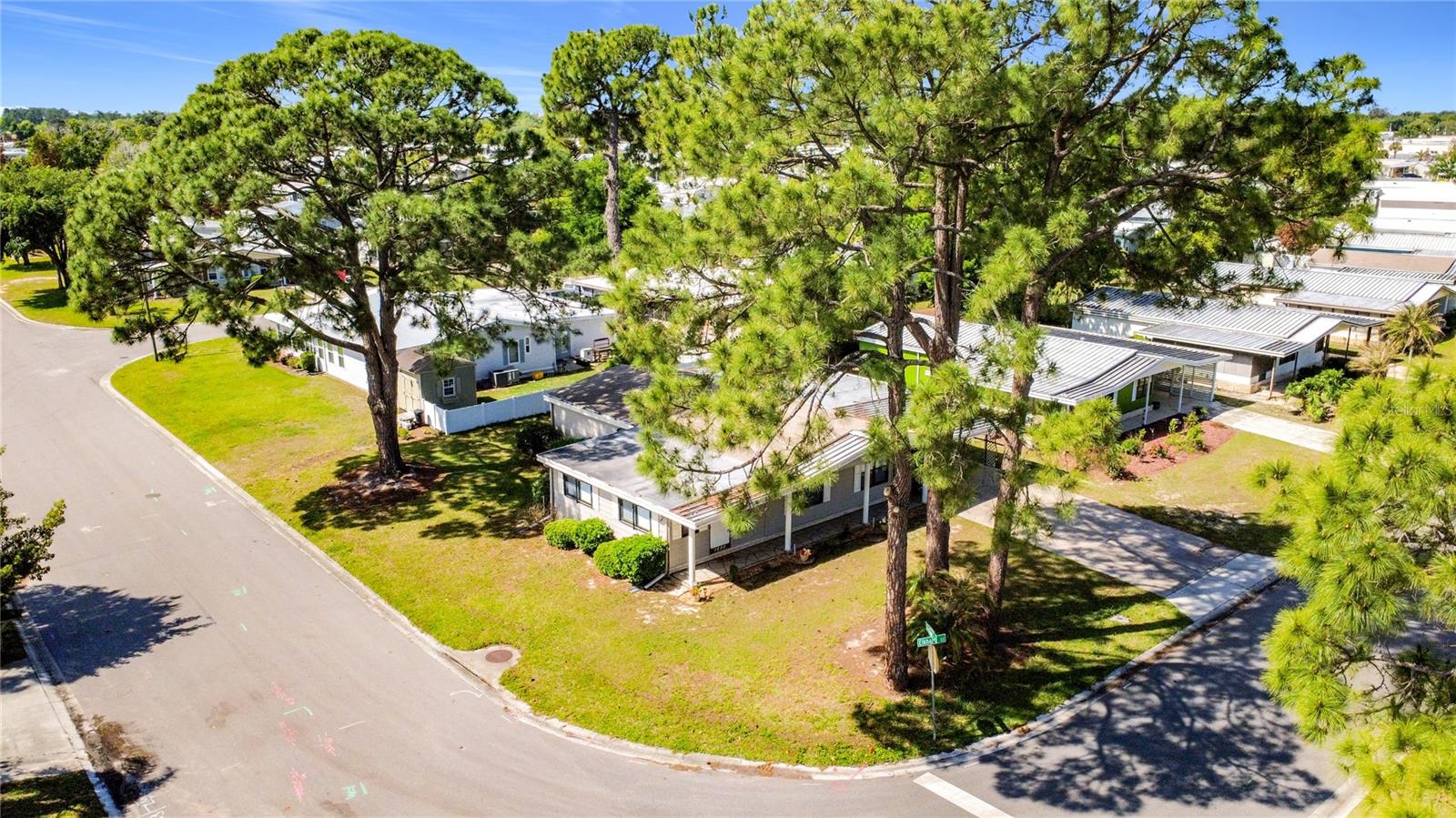 1690 ELKHART CIR, TAVARES, FL, 32778