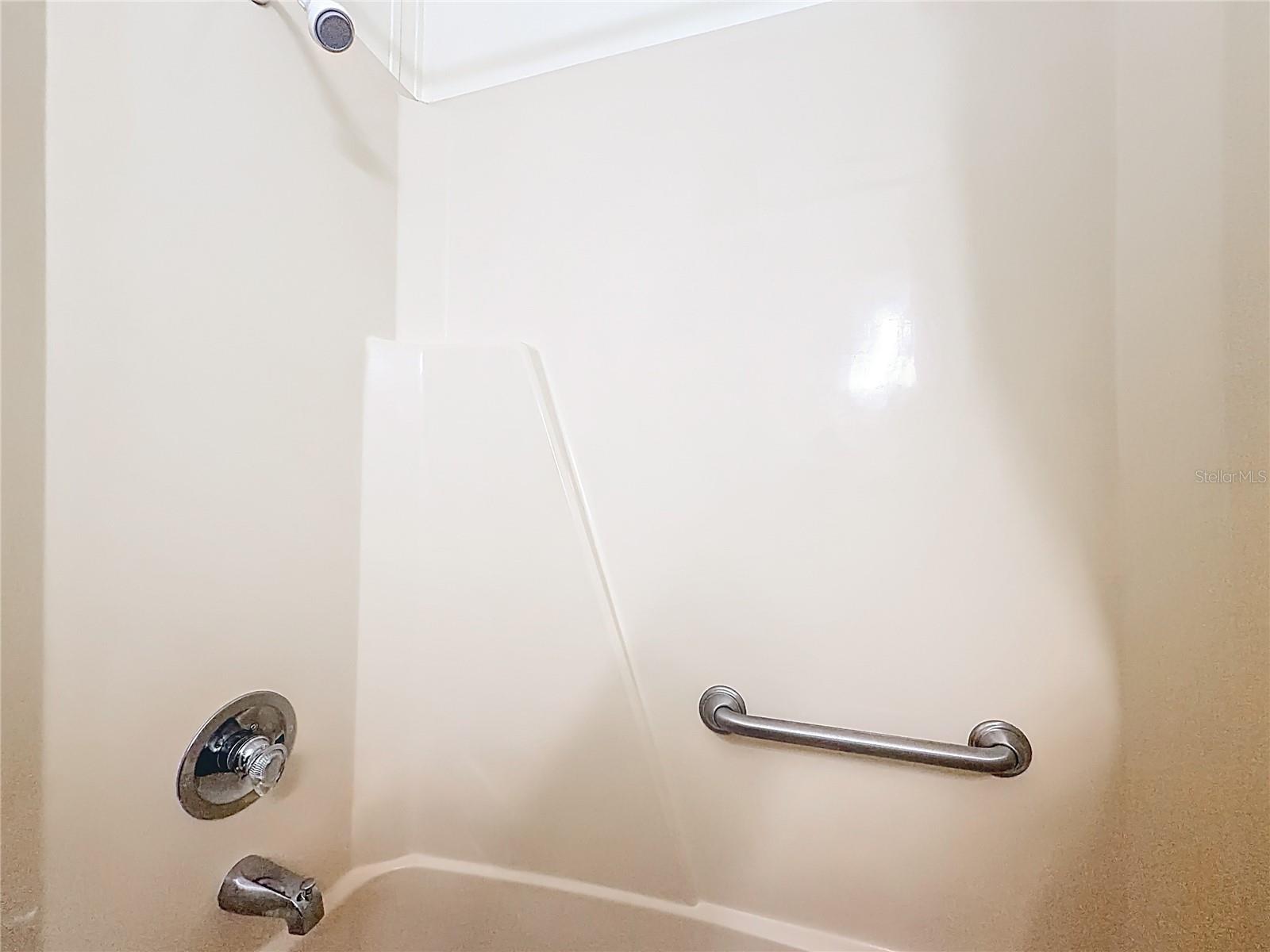 1690 ELKHART CIR, TAVARES, FL, 32778