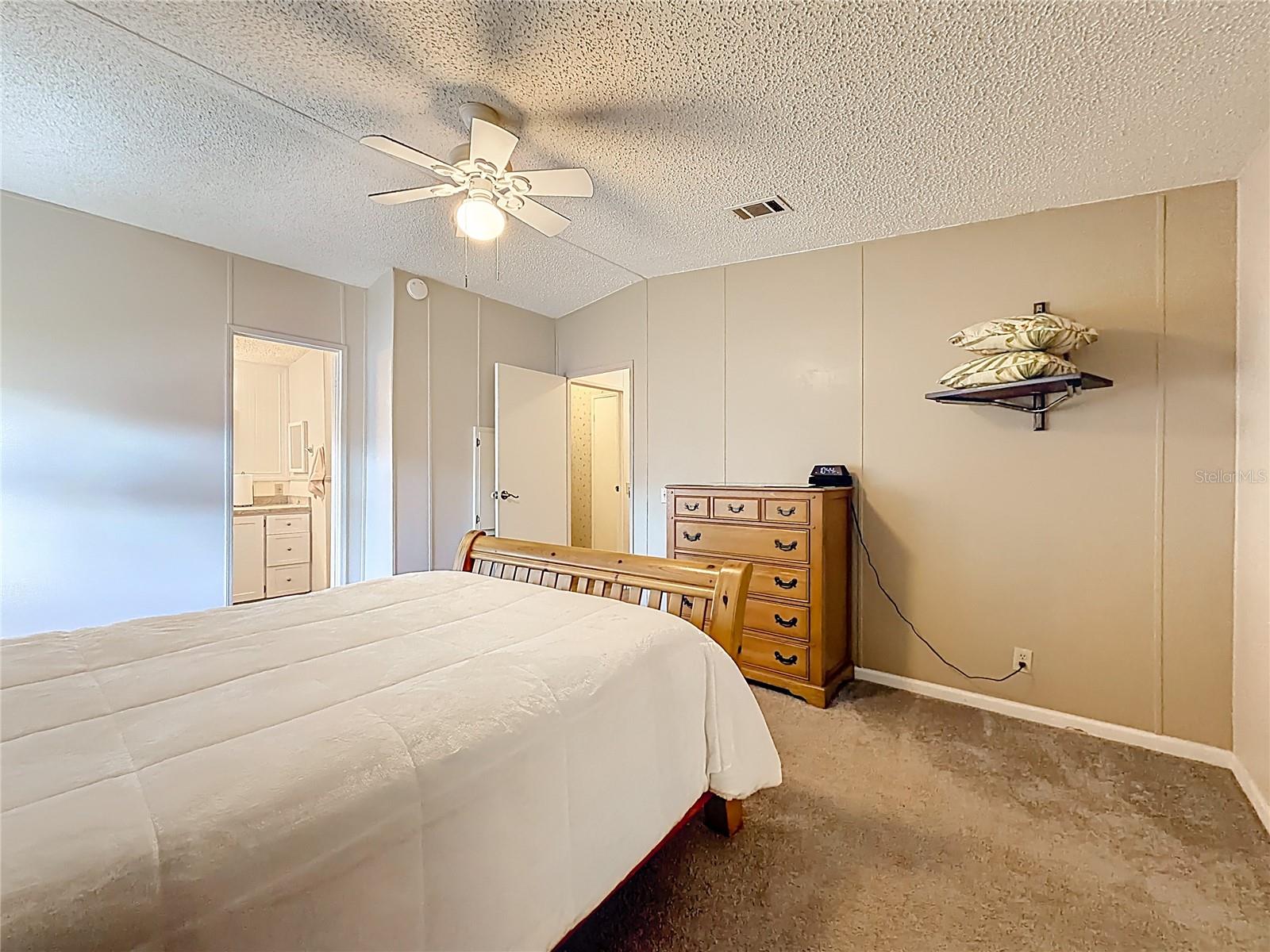 1690 ELKHART CIR, TAVARES, FL, 32778