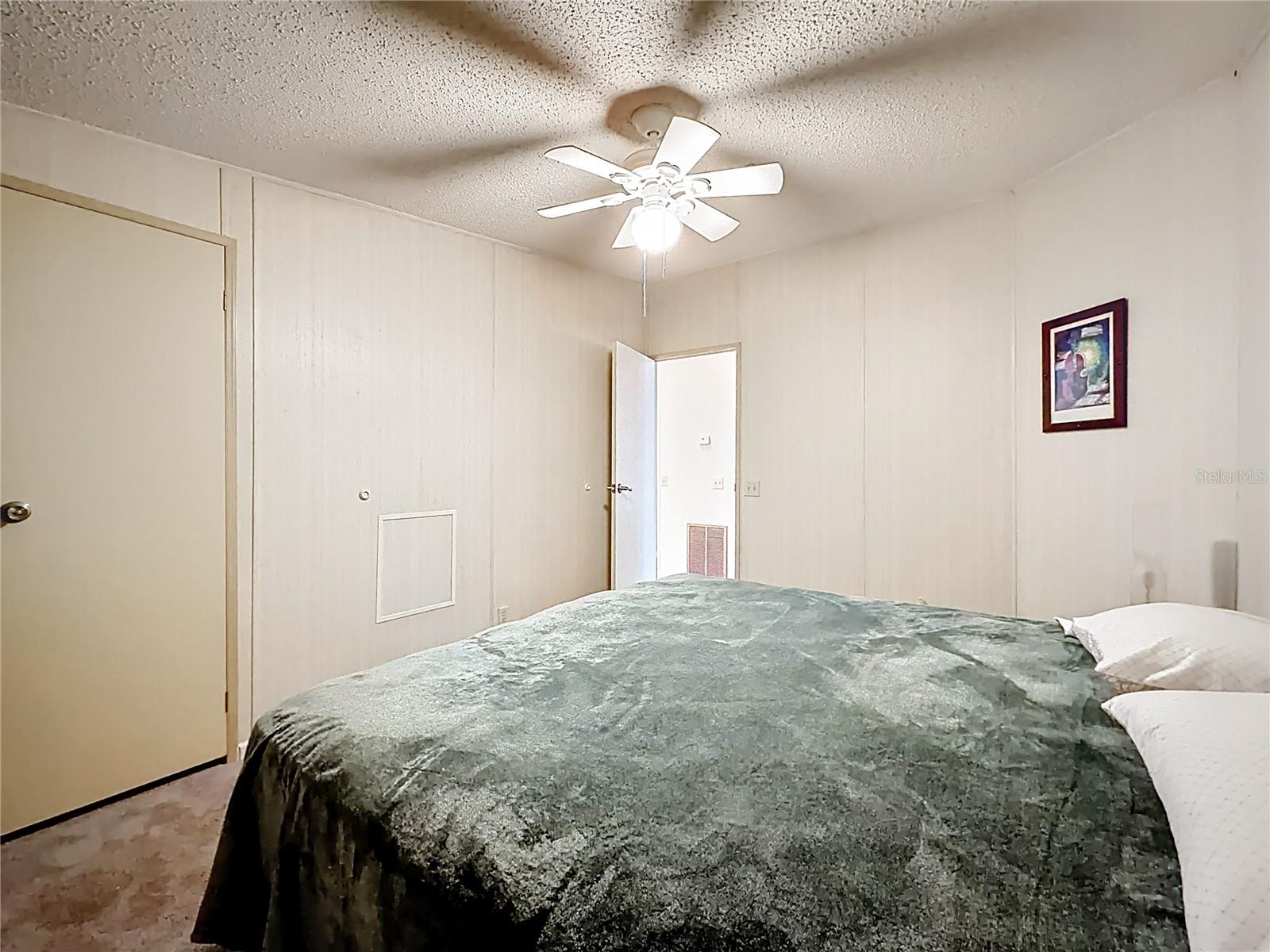 1690 ELKHART CIR, TAVARES, FL, 32778