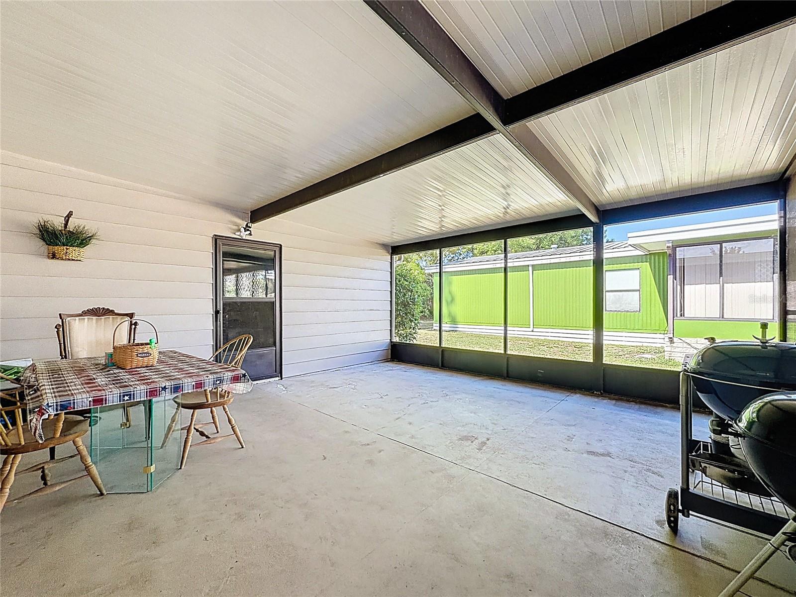 1690 ELKHART CIR, TAVARES, FL, 32778