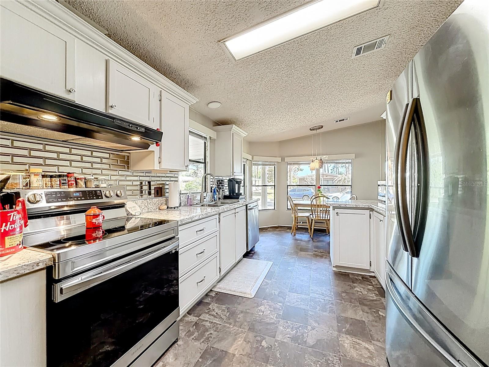 1690 ELKHART CIR, TAVARES, FL, 32778