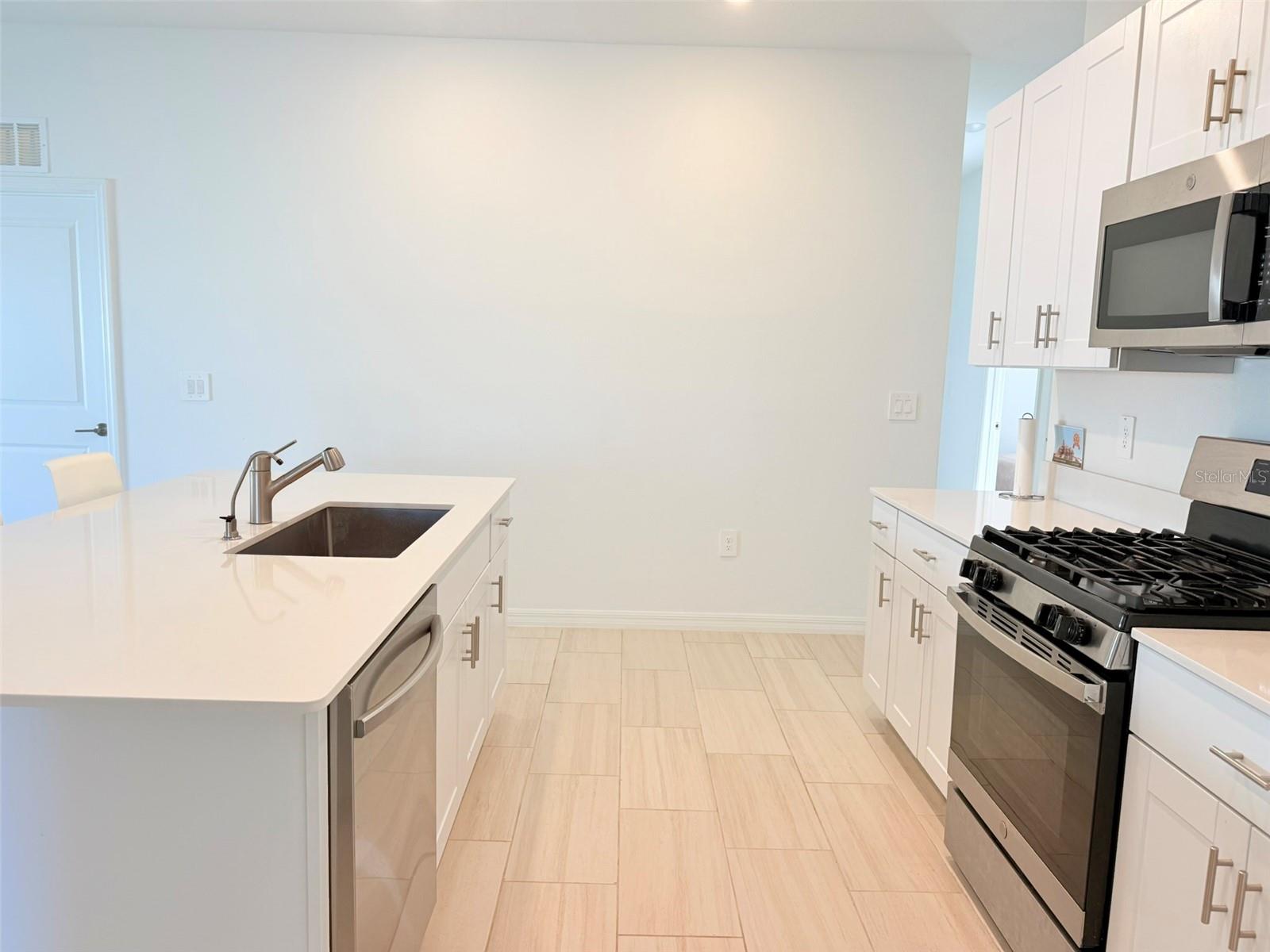 35080 BRACKETT BND, ZEPHYRHILLS, FL, 33541