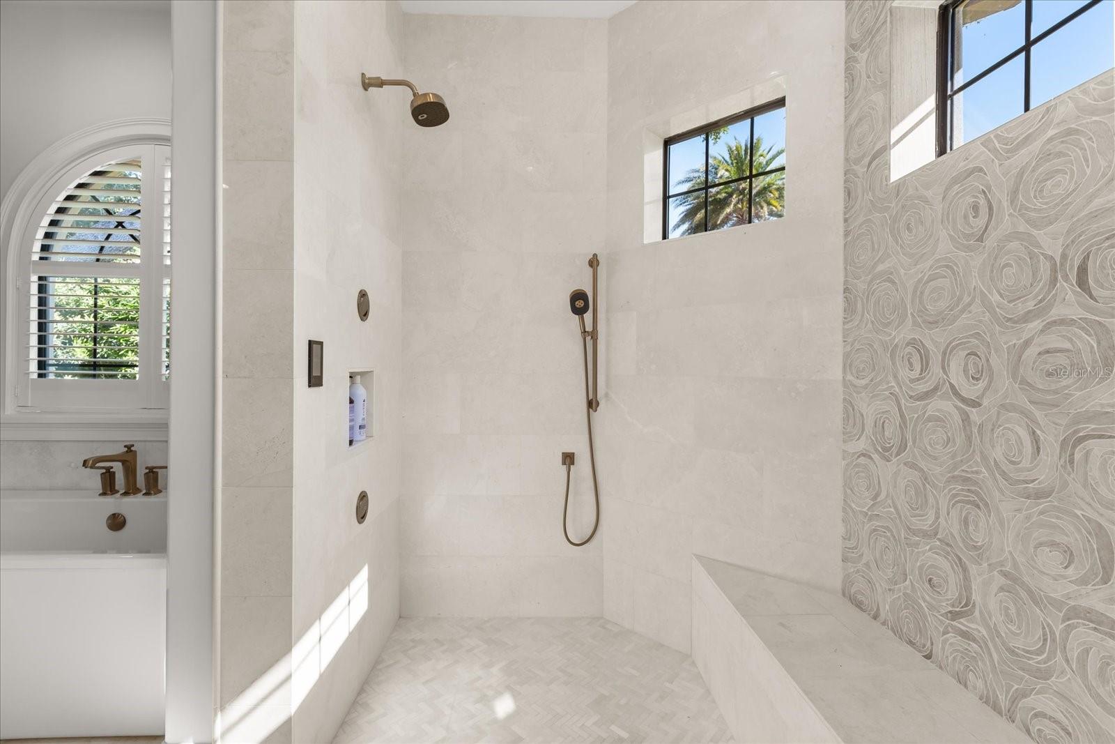 32519 HAWKS LAKE LN, SORRENTO, FL, 32776