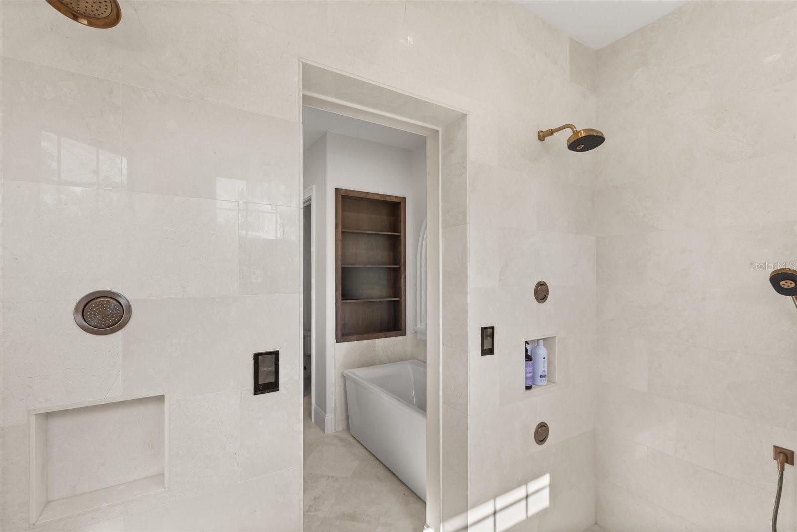 32519 HAWKS LAKE LN, SORRENTO, FL, 32776