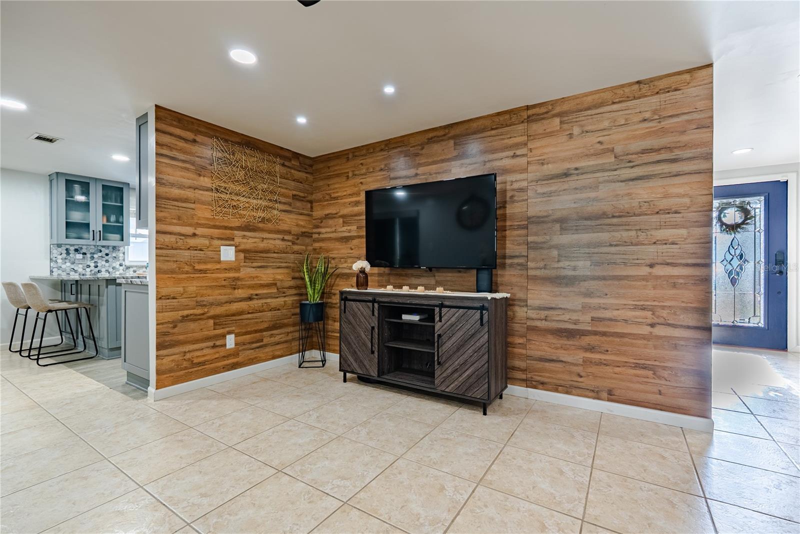 12423 MONDRAGON DR, TAMPA, FL, 33625