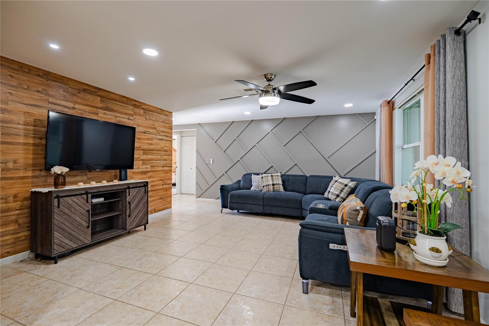 12423 MONDRAGON DR, TAMPA, FL, 33625