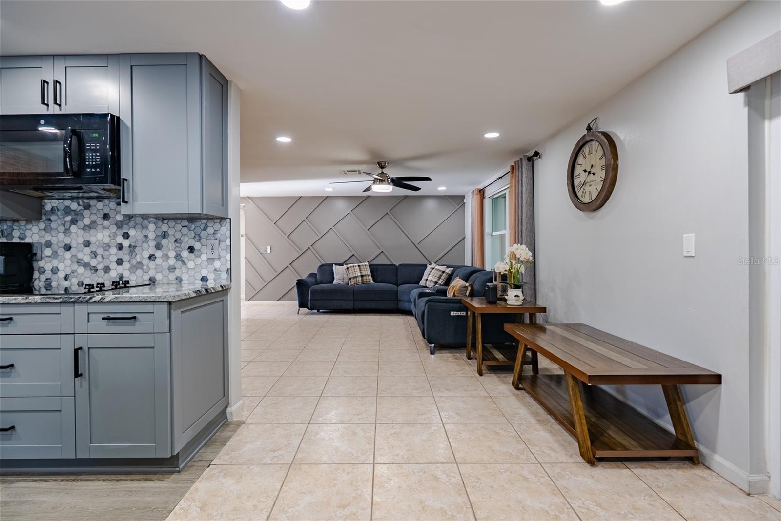 12423 MONDRAGON DR, TAMPA, FL, 33625