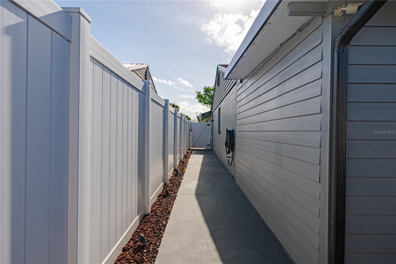 12423 MONDRAGON DR, TAMPA, FL, 33625