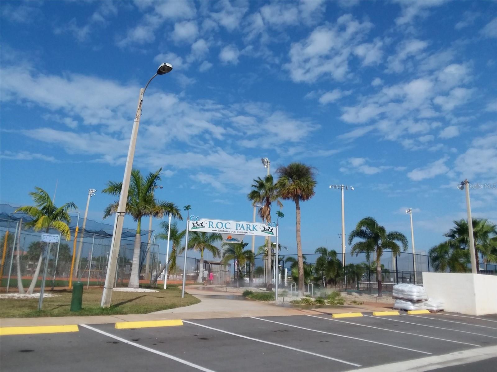 562 JOHNS PASS AVE, MADEIRA BEACH, FL, 33708