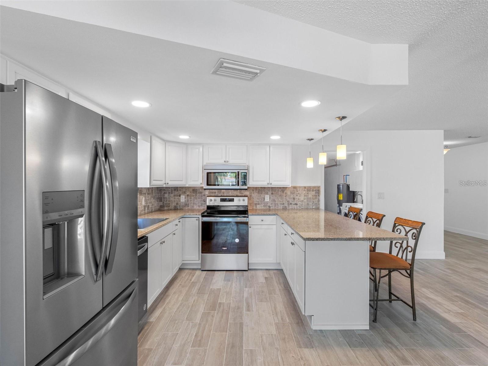 562 JOHNS PASS AVE, MADEIRA BEACH, FL, 33708