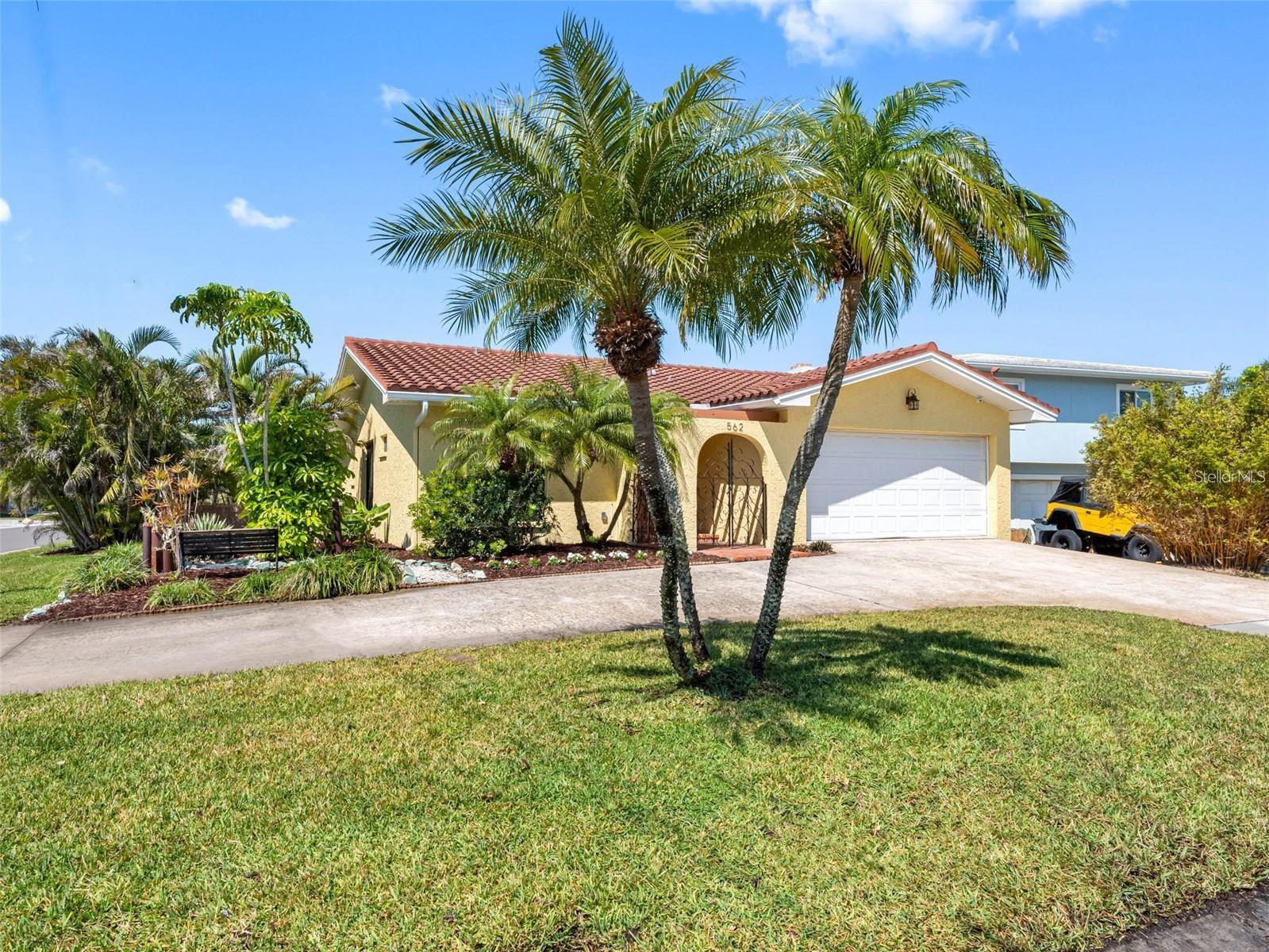 562 JOHNS PASS AVE, MADEIRA BEACH, FL, 33708