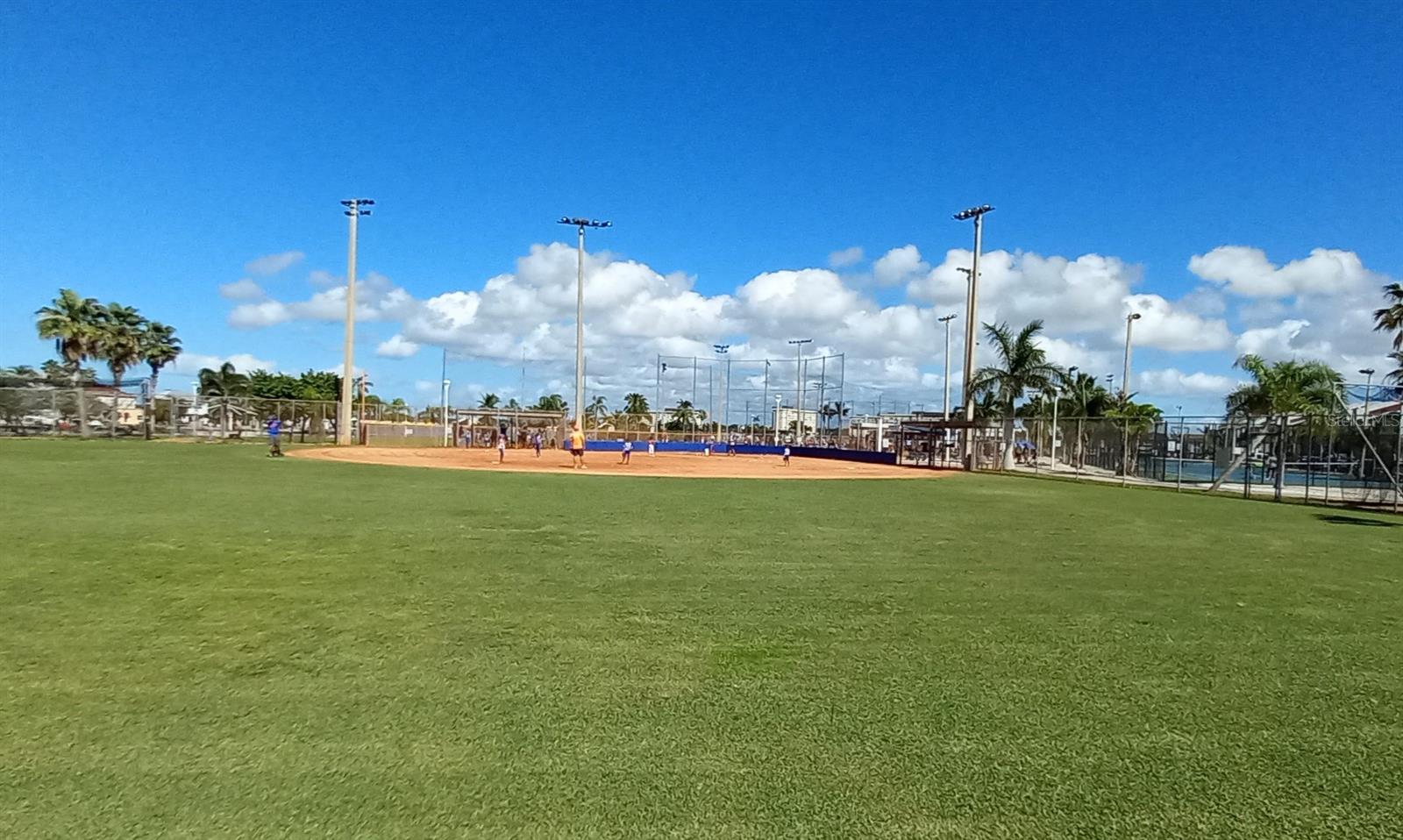 562 JOHNS PASS AVE, MADEIRA BEACH, FL, 33708