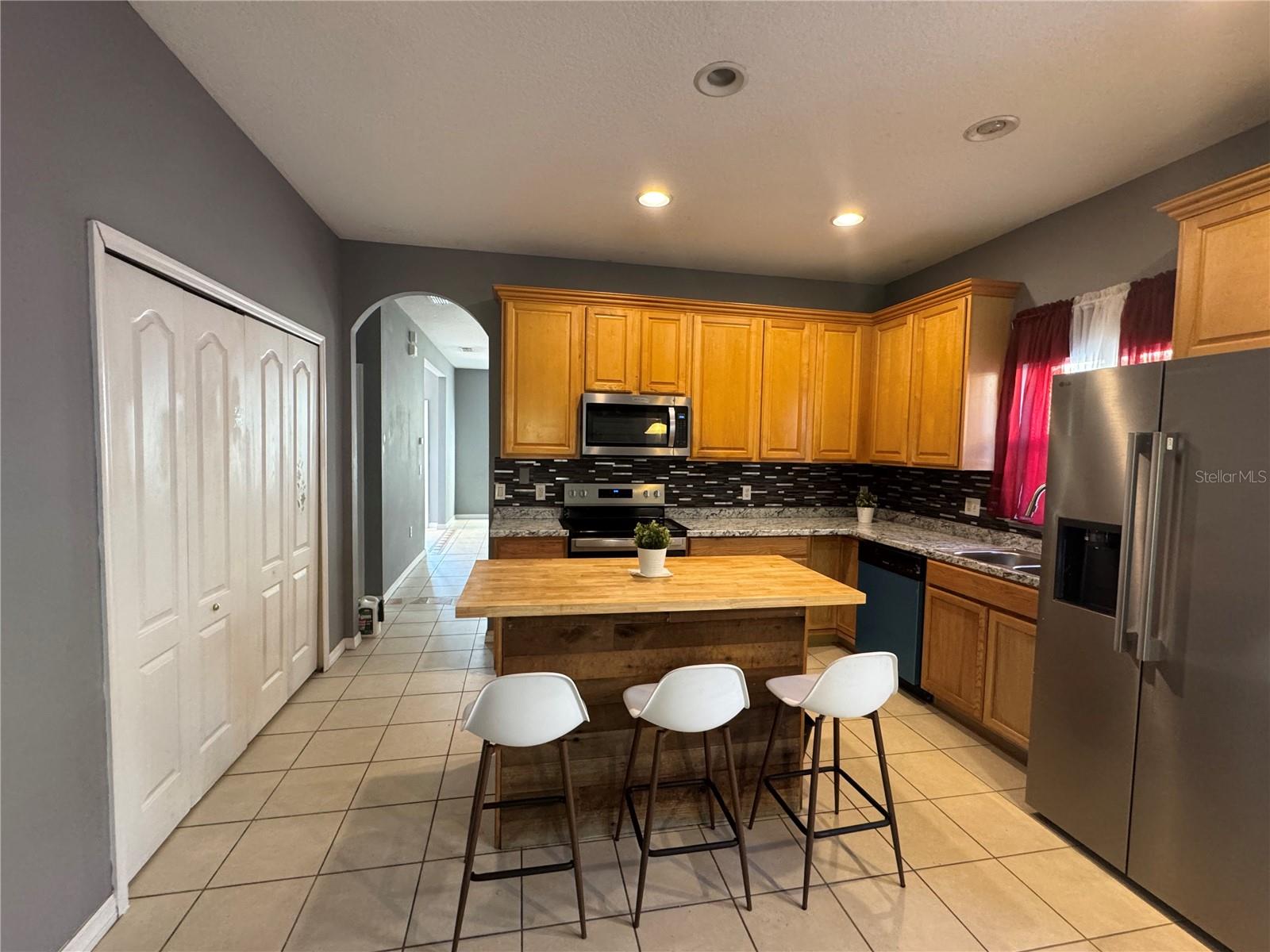 877 HACIENDA CIR, KISSIMMEE, FL, 34741