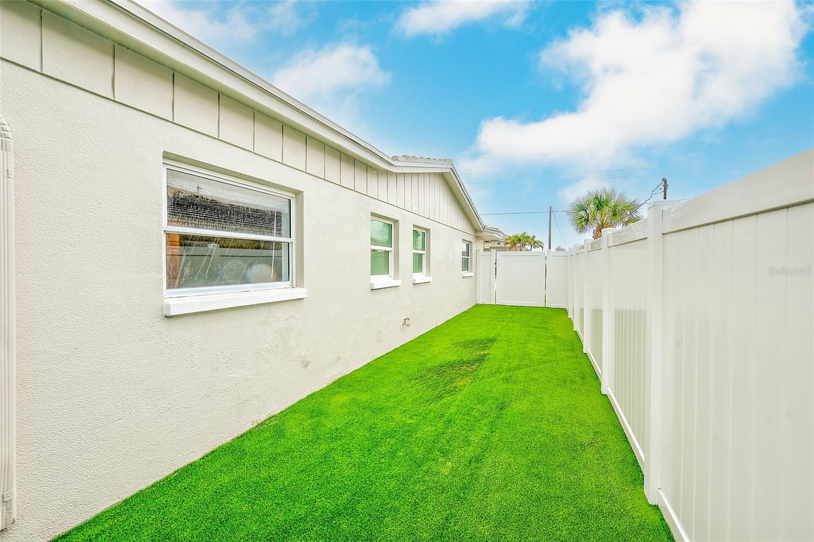 5434 OAKHURST DR, SEMINOLE, FL, 33772