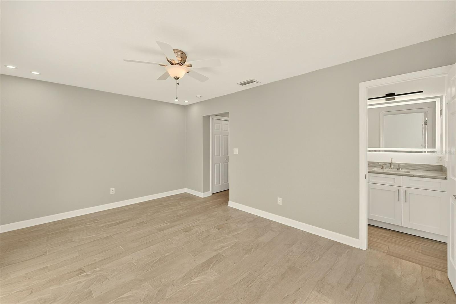 5434 OAKHURST DR, SEMINOLE, FL, 33772