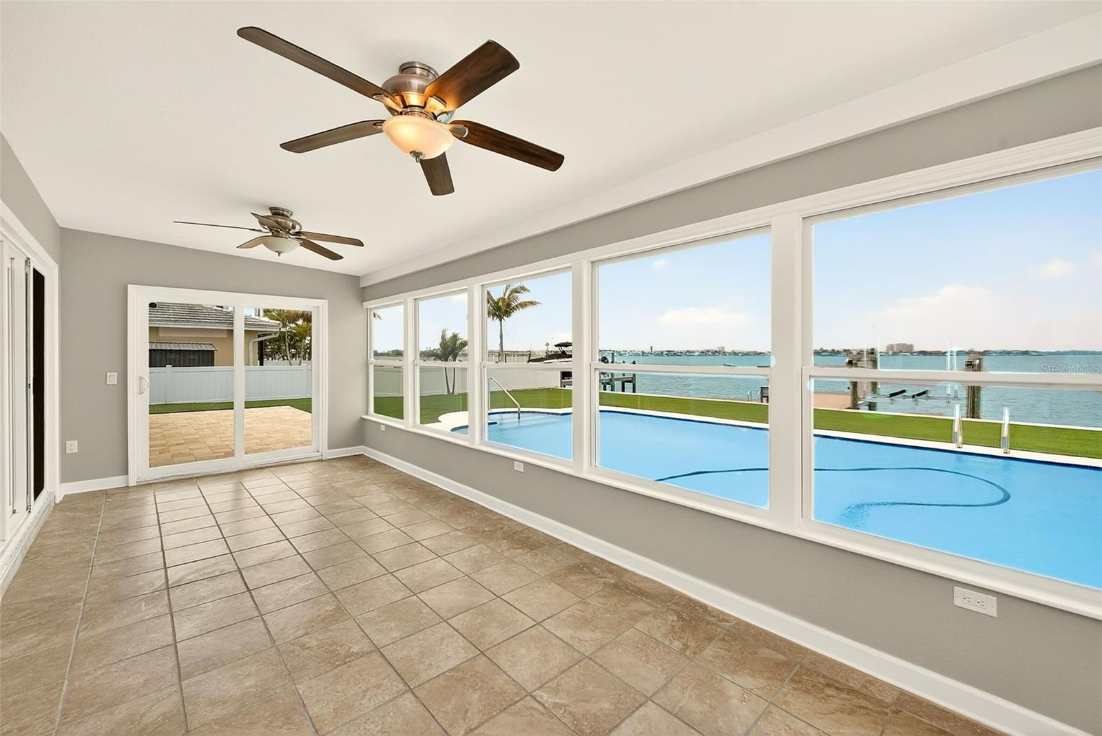 5434 OAKHURST DR, SEMINOLE, FL, 33772