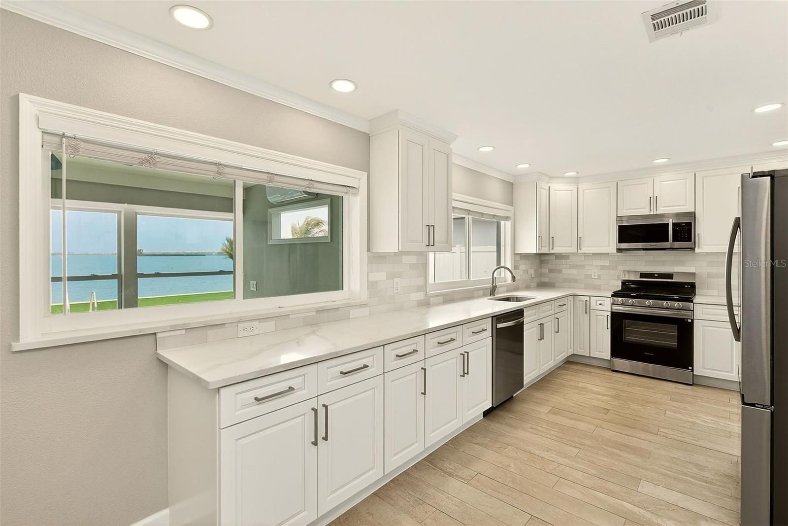 5434 OAKHURST DR, SEMINOLE, FL, 33772