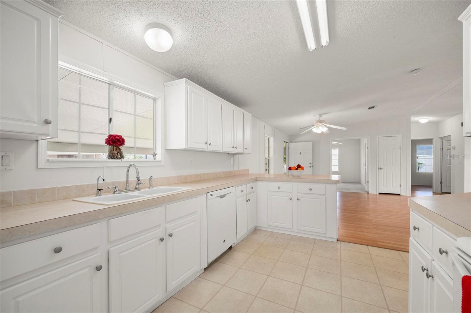 1000 KINGS HWY #128, PORT CHARLOTTE, FL, 33980