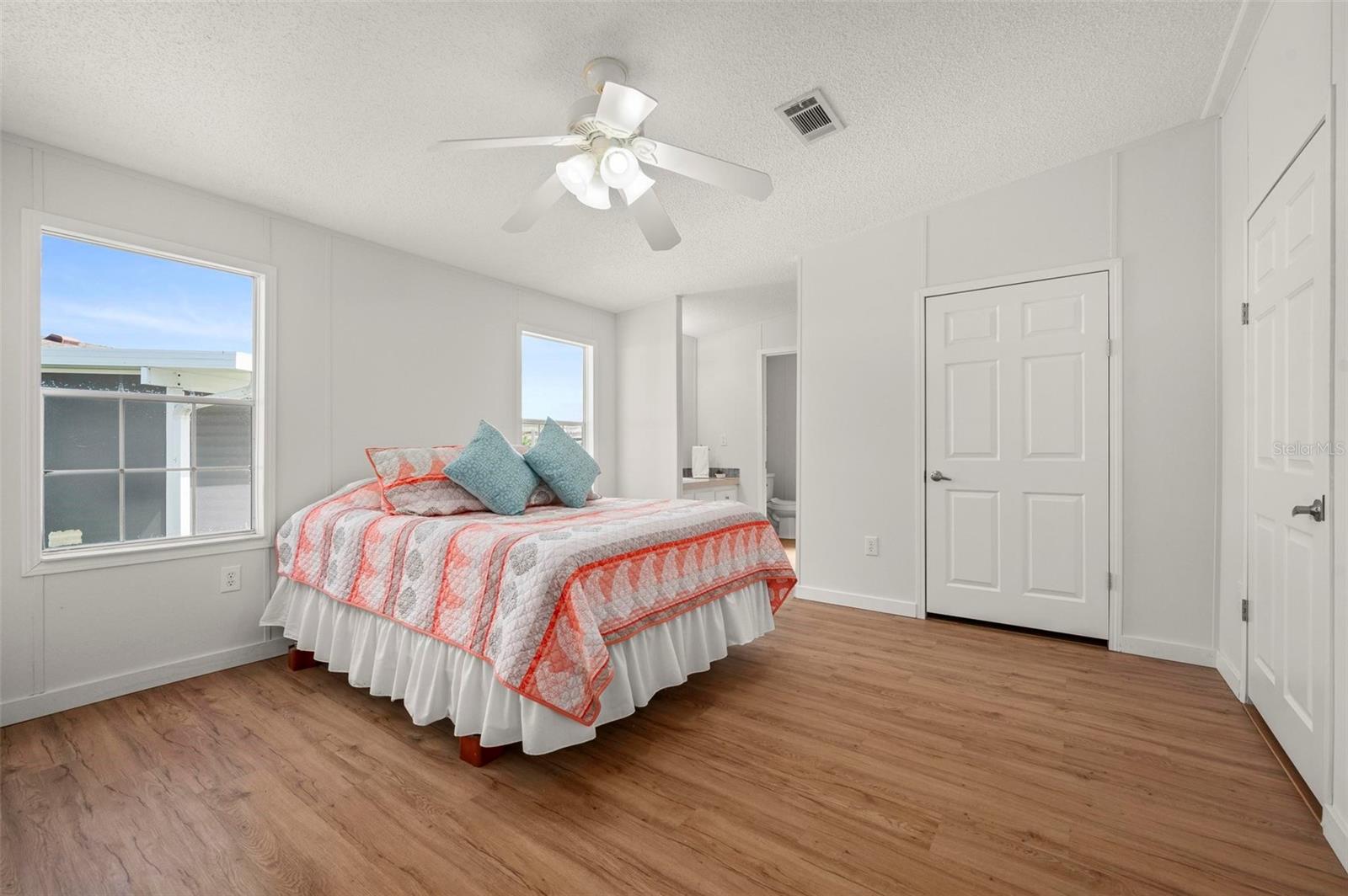 1000 KINGS HWY #128, PORT CHARLOTTE, FL, 33980