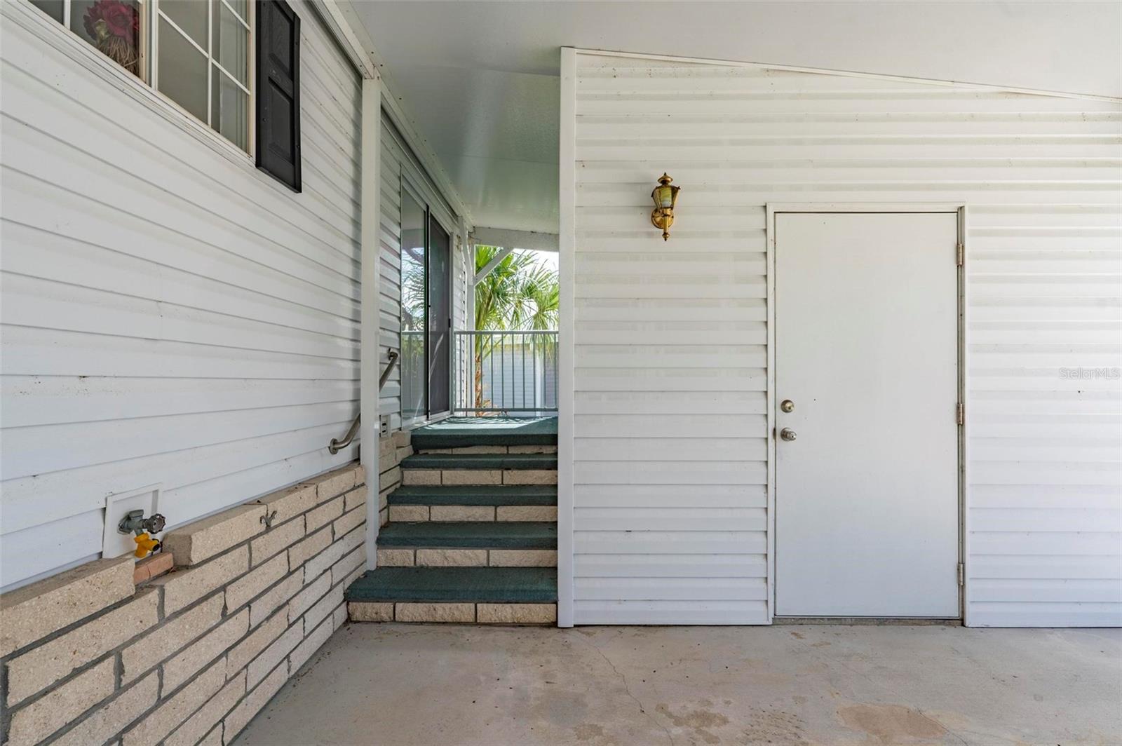 1000 KINGS HWY #128, PORT CHARLOTTE, FL, 33980