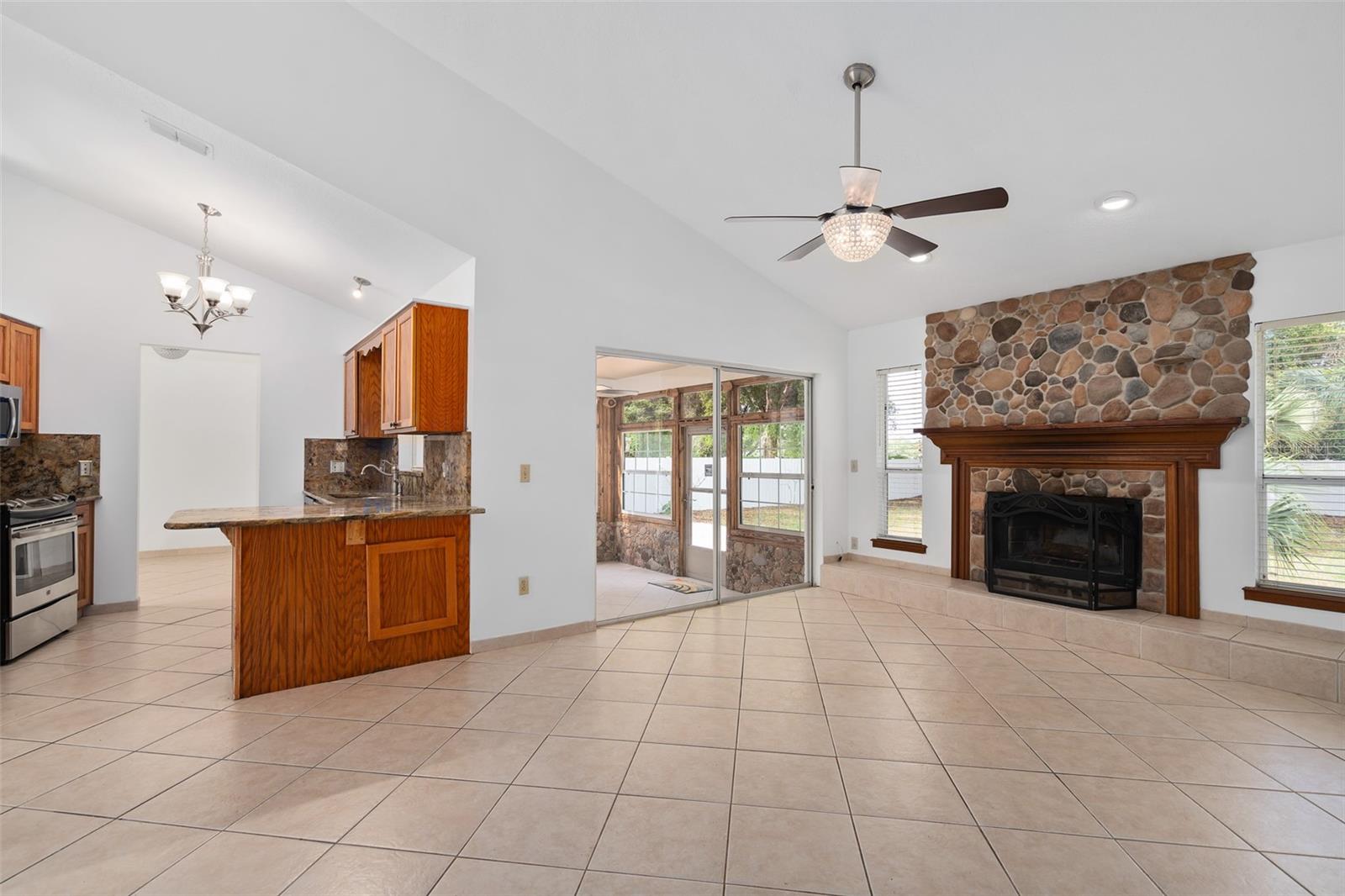 413 S CUMBERLAND AVE, OCOEE, FL, 34761