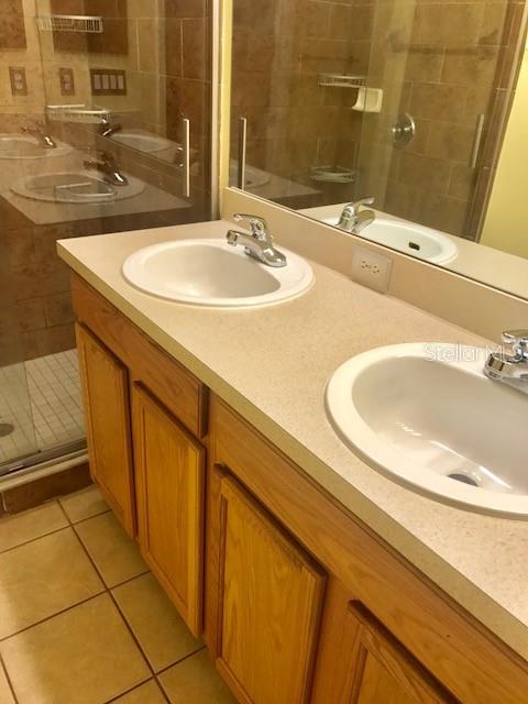 5804 AUTUMN SHIRE DR, ZEPHYRHILLS, FL, 33541