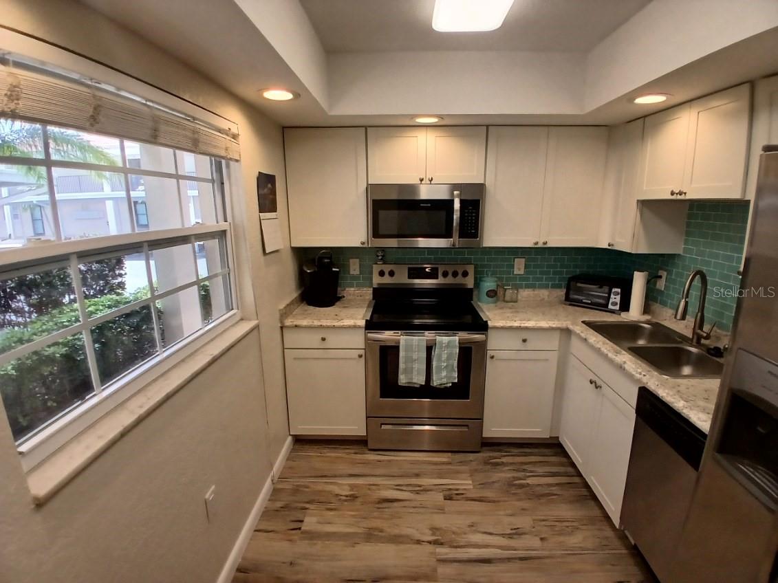 10350 IMPERIAL POINT DR W #8, LARGO, FL, 33774