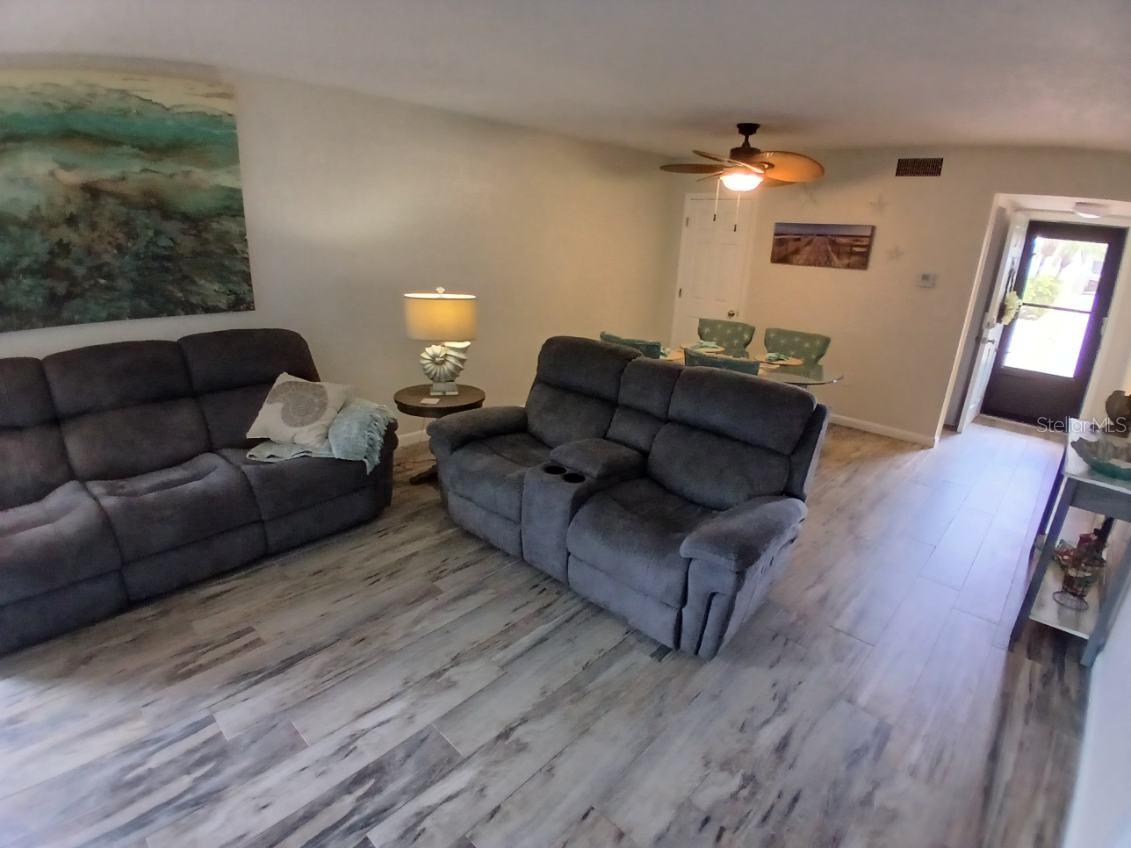 10350 IMPERIAL POINT DR W #8, LARGO, FL, 33774