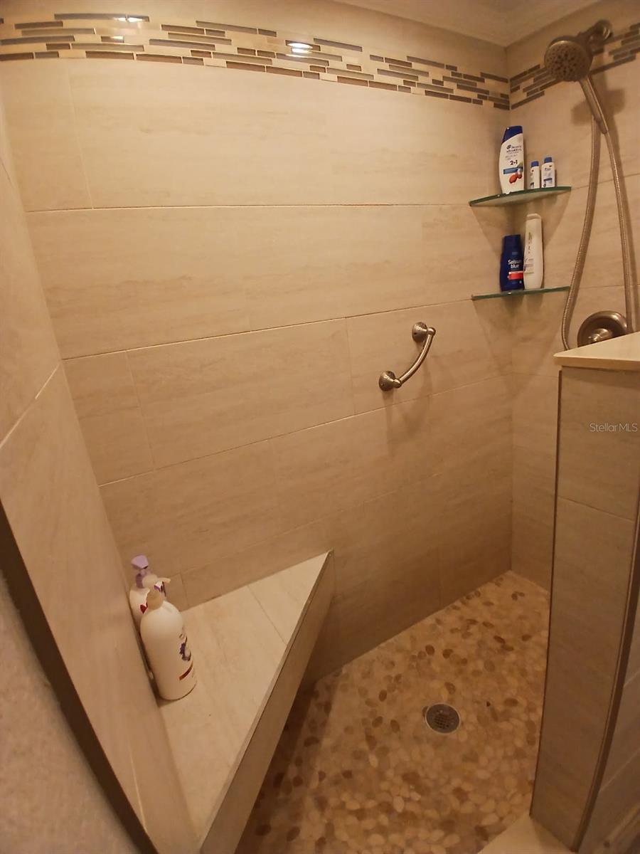 10350 IMPERIAL POINT DR W #8, LARGO, FL, 33774