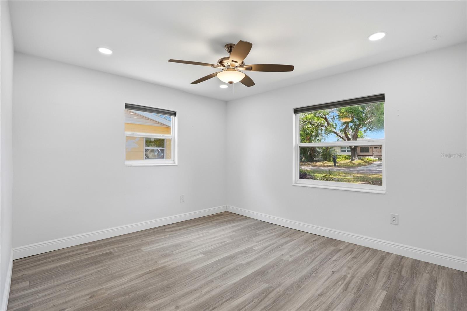 6526 43RD AVE N, KENNETH CITY, FL, 33709