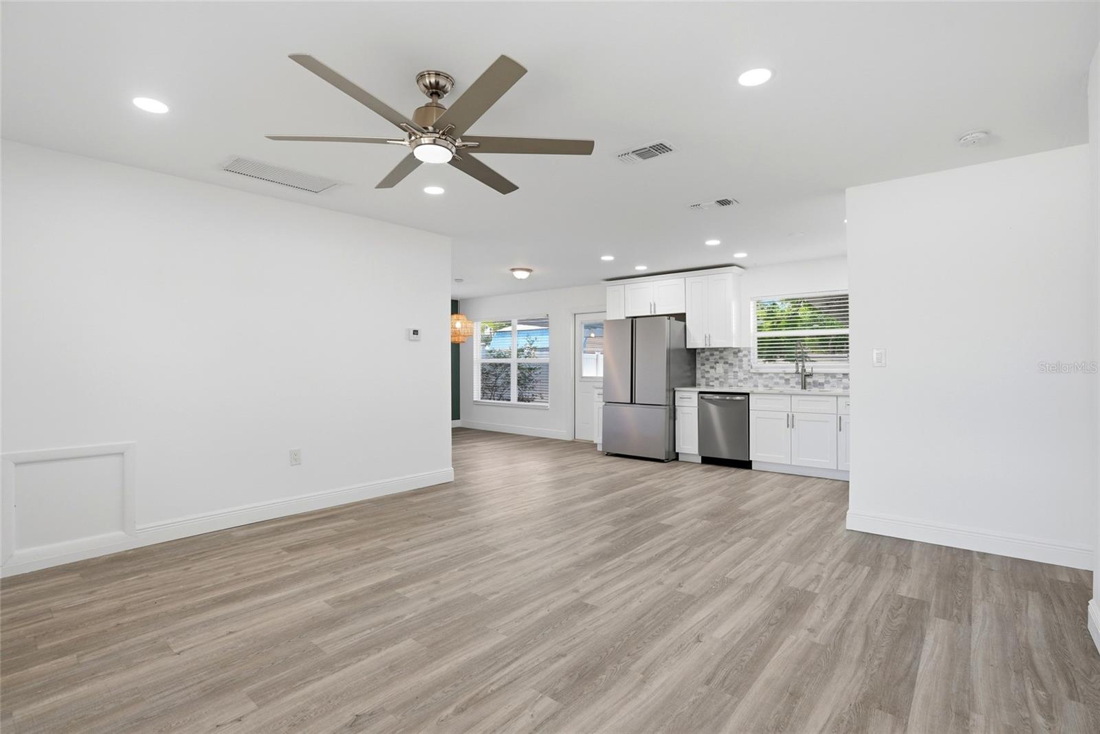 6526 43RD AVE N, KENNETH CITY, FL, 33709