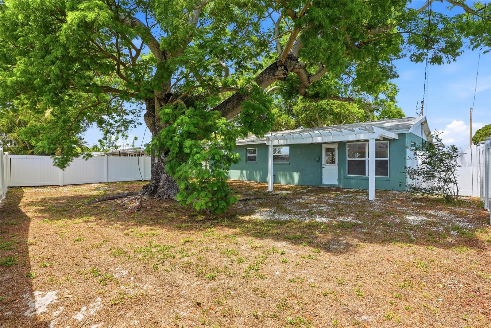 6526 43RD AVE N, KENNETH CITY, FL, 33709