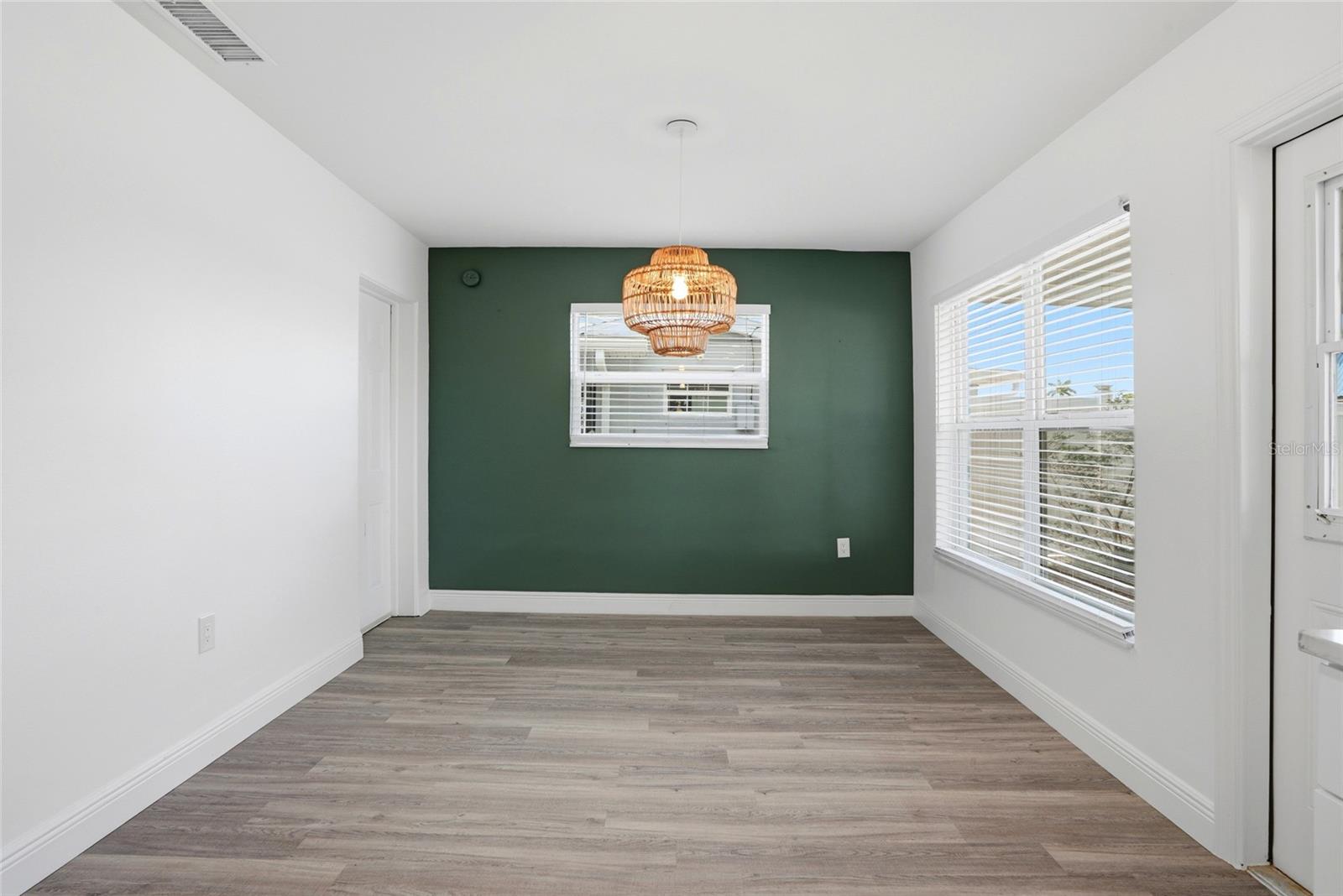 6526 43RD AVE N, KENNETH CITY, FL, 33709