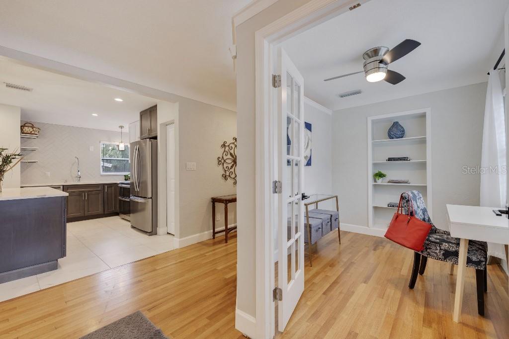 347 LING A MOR TER S, ST PETERSBURG, FL, 33705