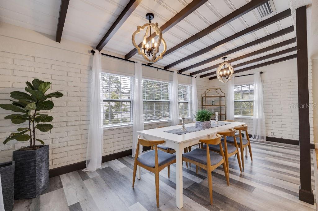 347 LING A MOR TER S, ST PETERSBURG, FL, 33705