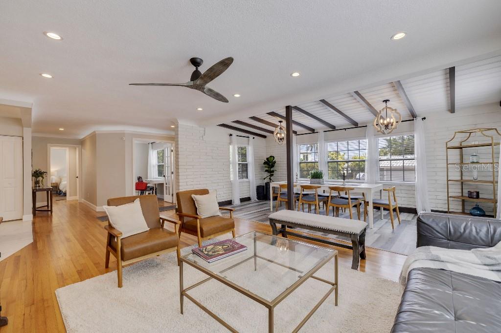 347 LING A MOR TER S, ST PETERSBURG, FL, 33705