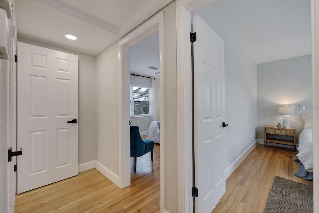 347 LING A MOR TER S, ST PETERSBURG, FL, 33705