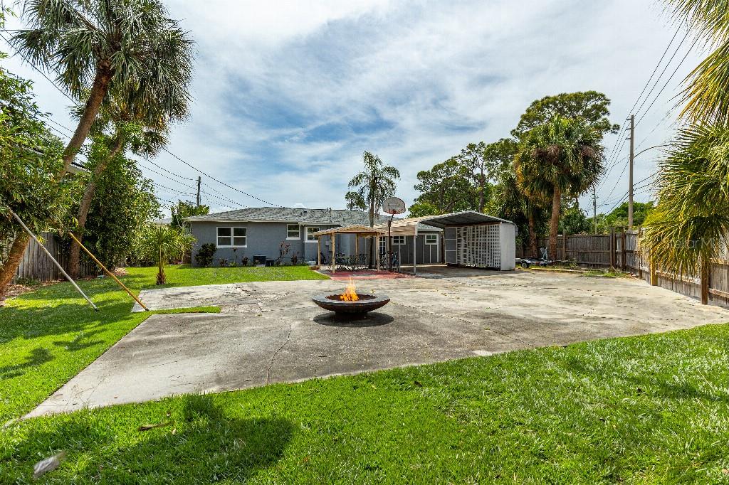 347 LING A MOR TER S, ST PETERSBURG, FL, 33705