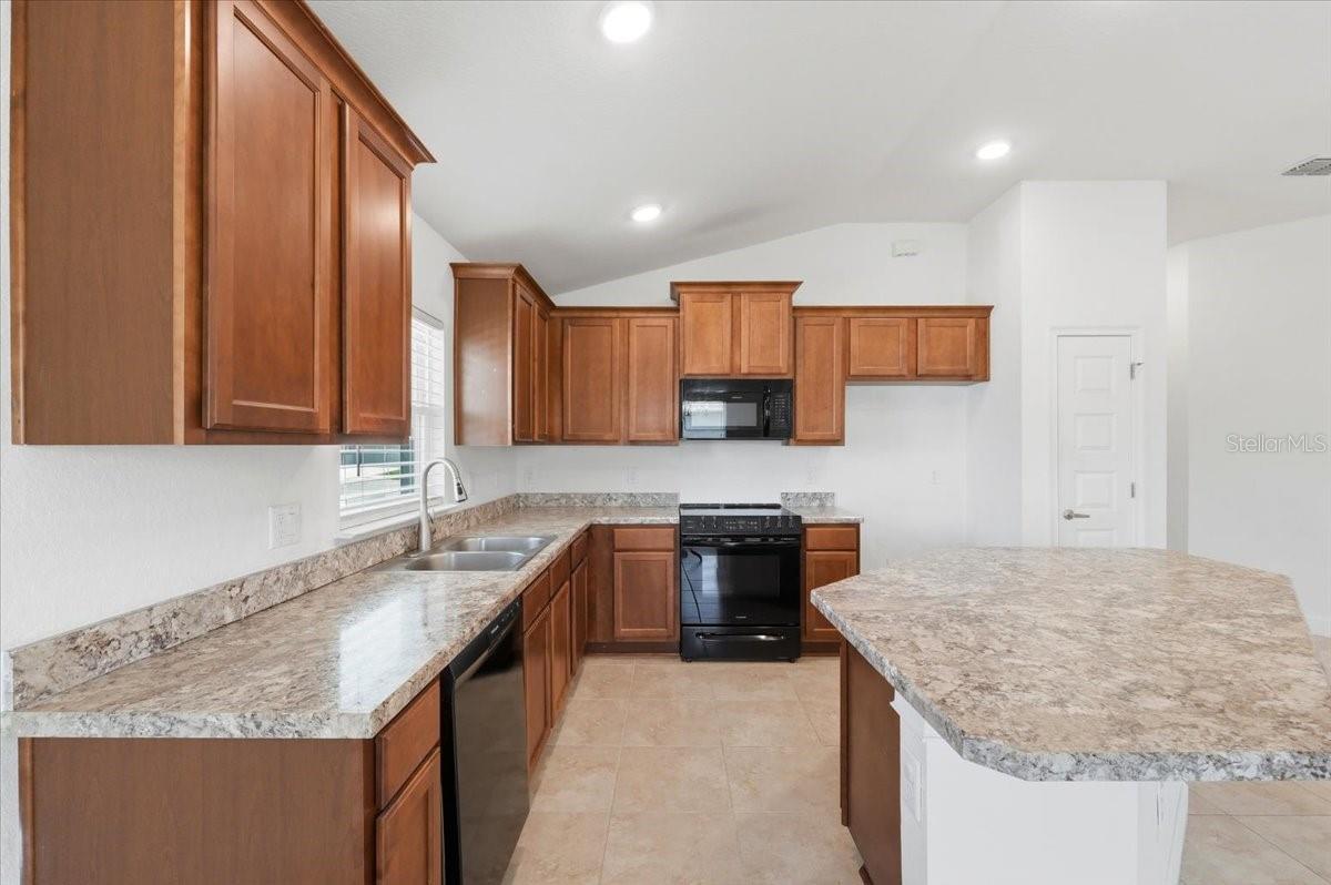 851 VIENNA DR, WINTER HAVEN, FL, 33884