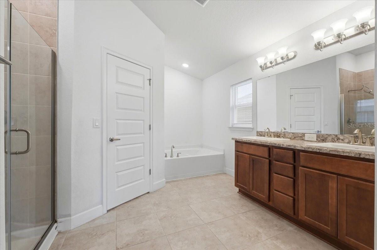 851 VIENNA DR, WINTER HAVEN, FL, 33884