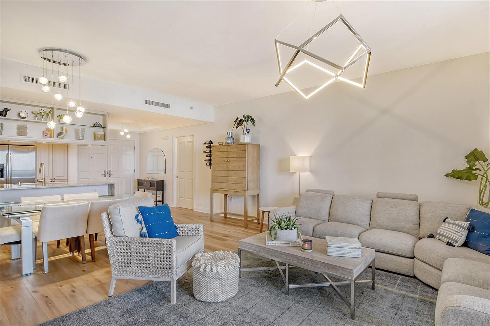 50 CENTRAL AVE #15B, SARASOTA, FL, 34236