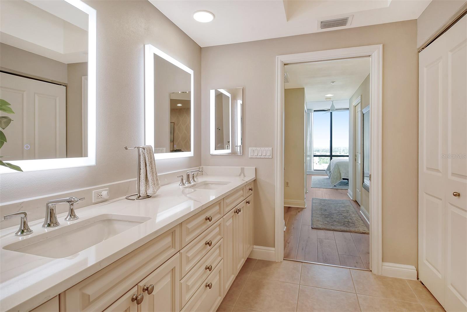 50 CENTRAL AVE #15B, SARASOTA, FL, 34236